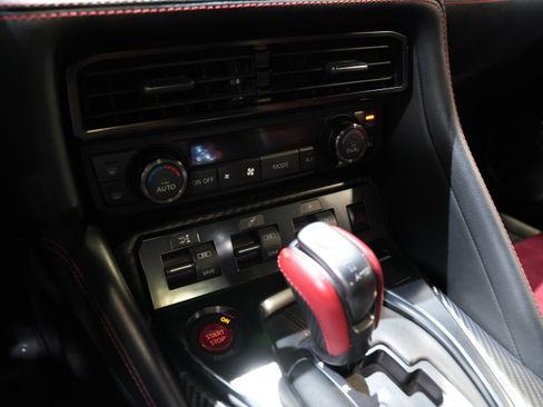 Used 2017 Nissan GT-R NISMO AWD/4WD image 41