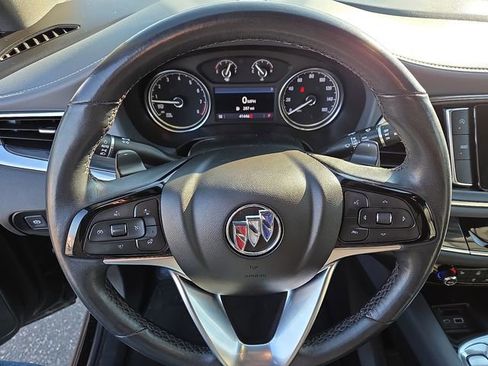 Used 2022 Buick Enclave Essence image 22