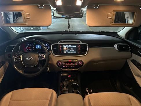 Used 2019 Kia Sorento FWD V6 w/ LX V6 Convenience Package image 7