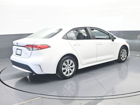 Used 2021 Toyota Corolla LE FWD image 6