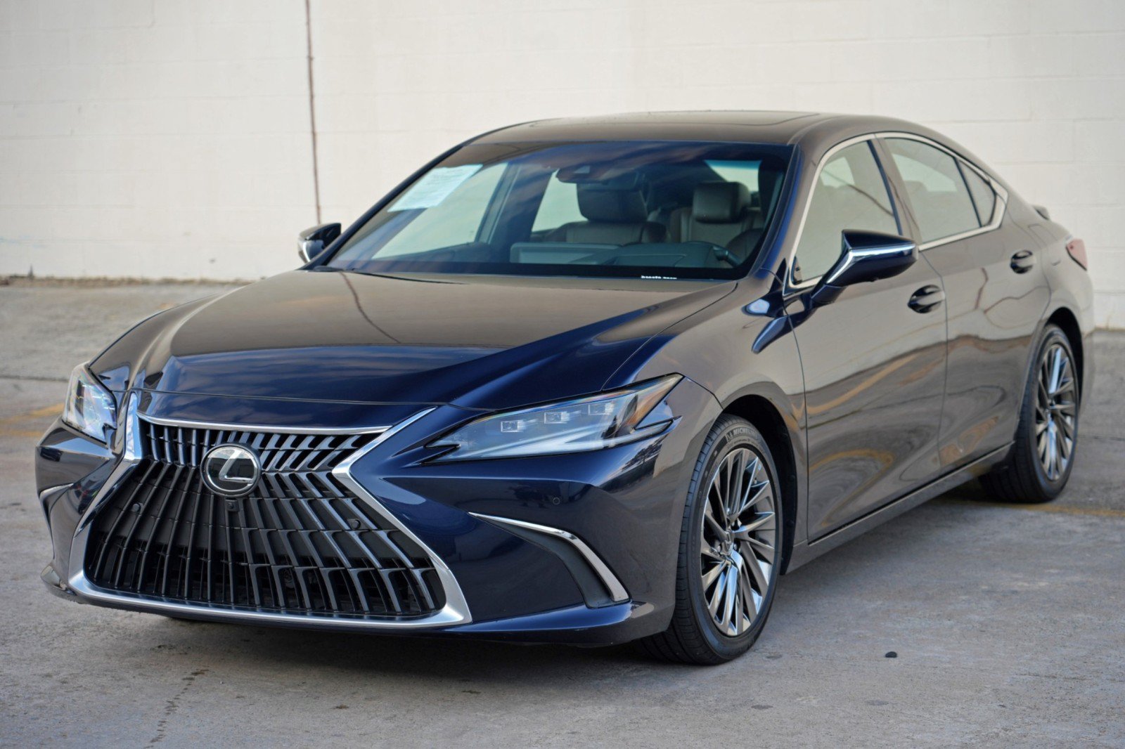 Used 2024 Lexus ES 300h Ultra Luxury w/ Accessory Package (Z2) FWD image 53