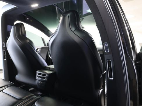 Used 2018 Tesla Model X 75D image 40