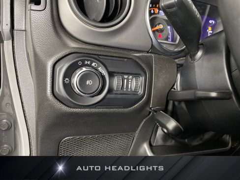 Used 2022 Jeep Wrangler Unlimited Sport image 26