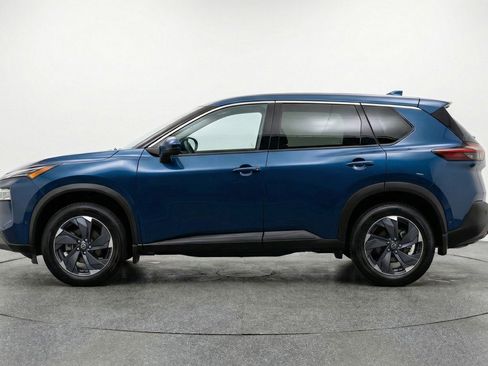 Used 2025 Nissan Rogue SV AWD/4WD image 5