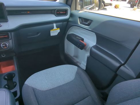 Certified 2024 Ford Maverick XLT w/ XLT Luxury Package image 15