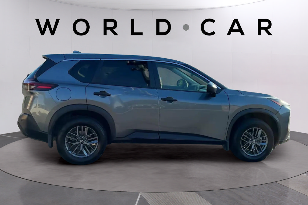 Used 2021 Nissan Rogue S FWD image 2