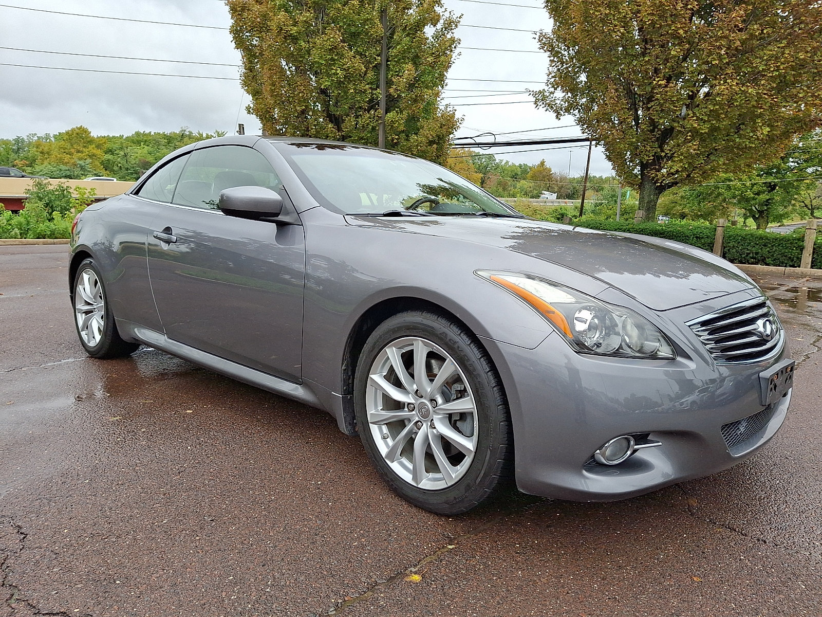Used 2013 INFINITI G37 Convertible w/ Premium Pkg RWD image 3
