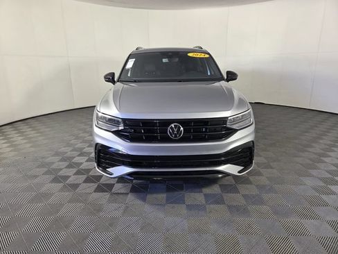 Used 2024 Volkswagen Tiguan SE R-Line AWD/4WD image 3