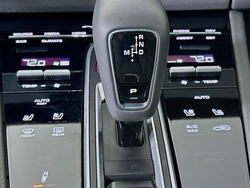 Used 2021 Porsche Cayenne Coupe image 23