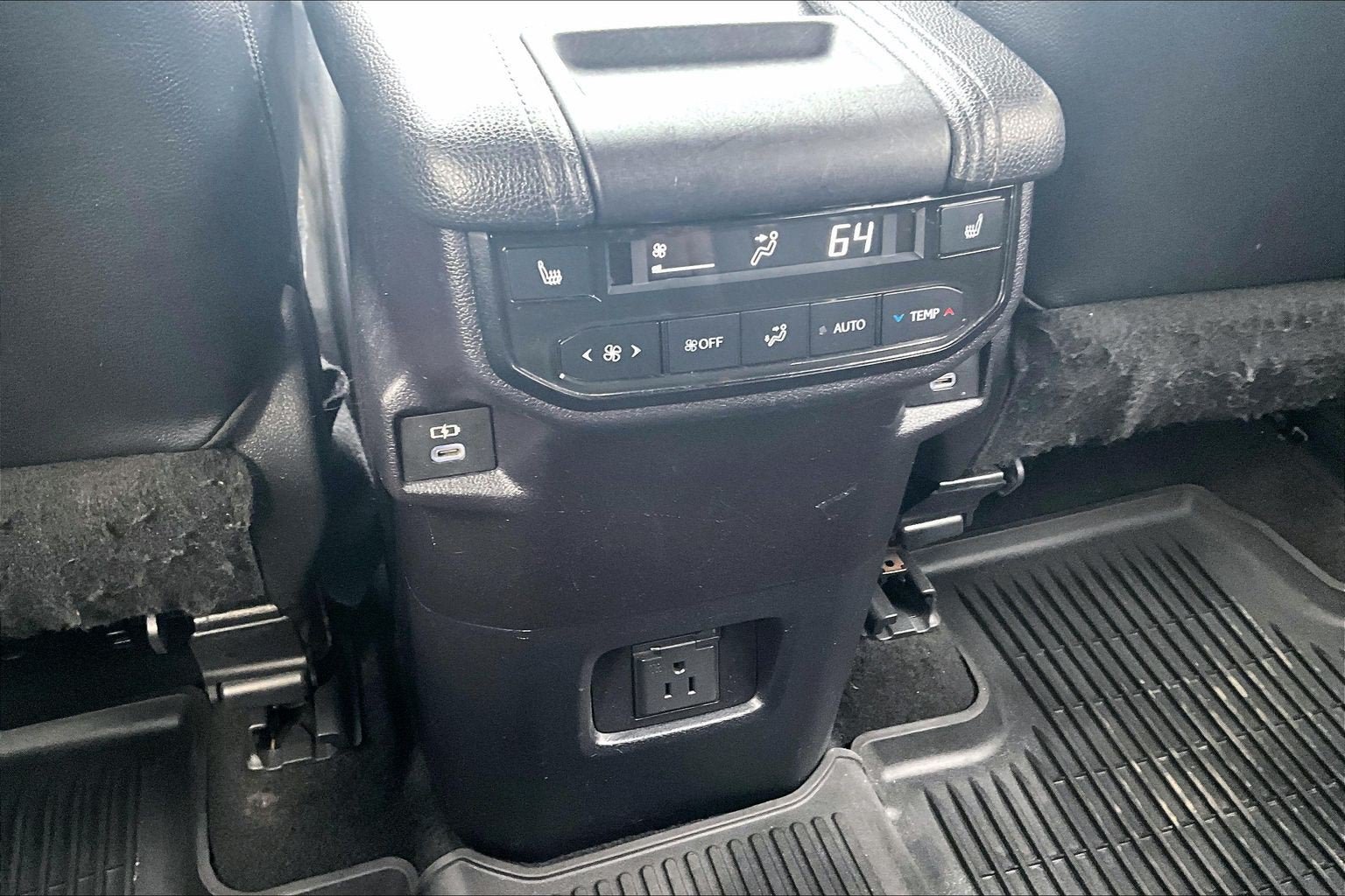 Used 2024 Toyota Grand Highlander AWD image 33