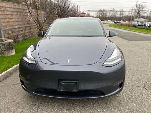 Used 2020 Tesla Model Y Long Range image 2