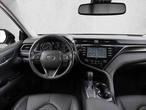 Used 2020 Toyota Camry SE FWD image 25
