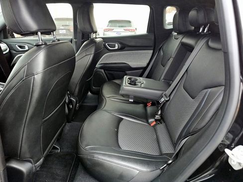 Used 2024 Jeep Compass Latitude image 24