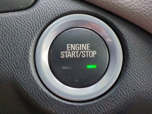 Used 2019 Chevrolet Equinox LS w/ LS Convenience Package image 26