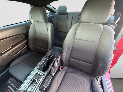 Used 2013 Ford Mustang Coupe RWD image 13