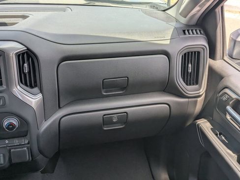 Used 2025 Chevrolet Silverado 2500 Custom w/ Custom Value Package image 18