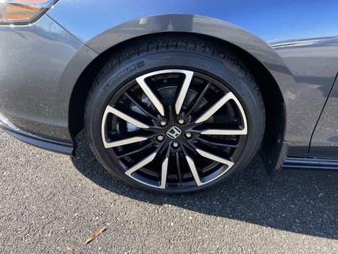 Used 2025 Honda Accord Touring image 9