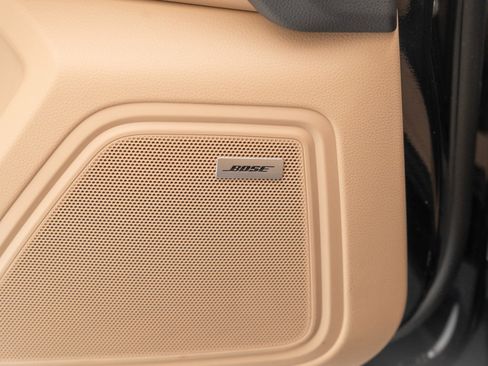 Certified 2025 Porsche Macan image 22