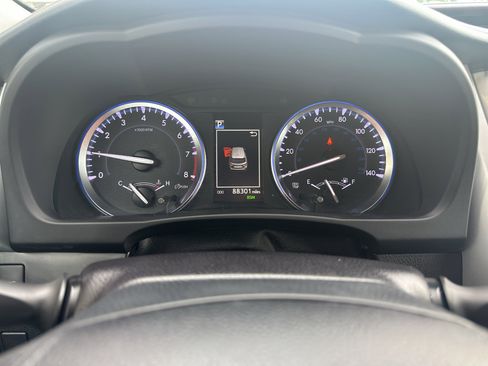 Used 2019 Toyota Highlander XLE AWD/4WD image 17