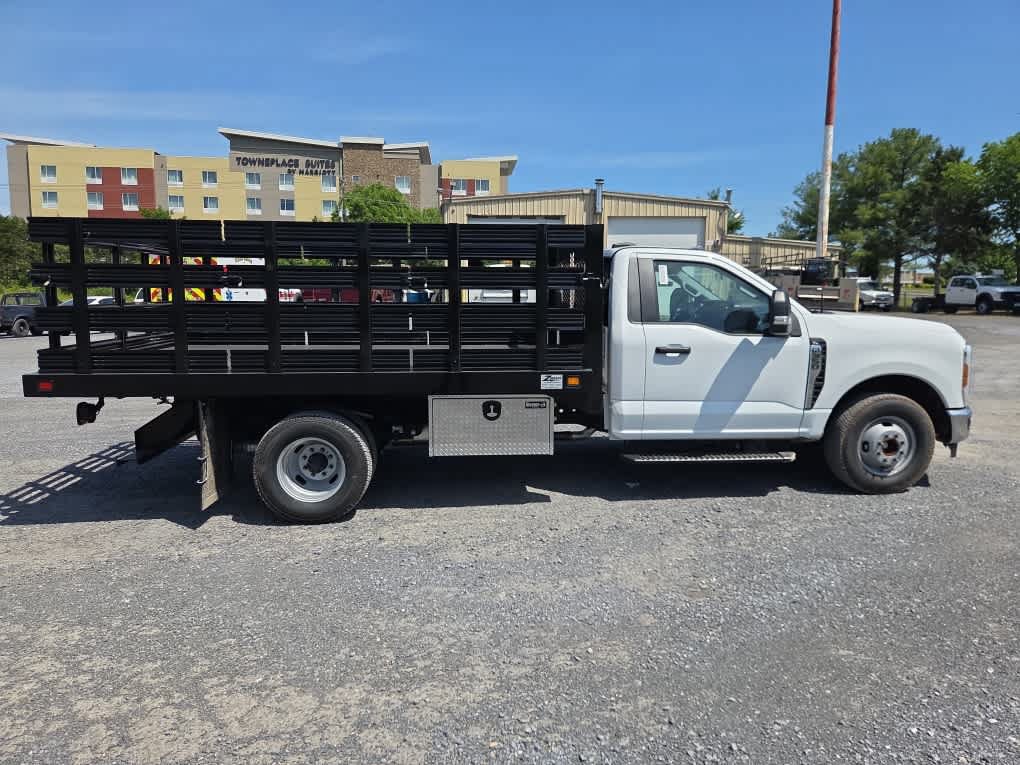 New 2025 Ford F350 XL w/ XL Chrome Package RWD image 8