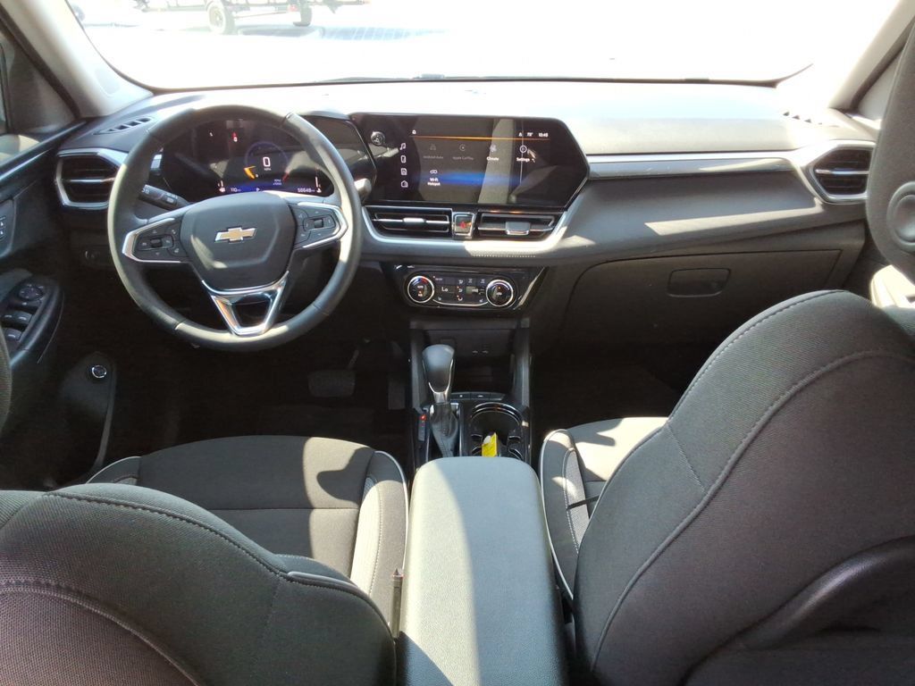 Certified 2024 Chevrolet TrailBlazer LT w/ Convenience Package FWD image 20