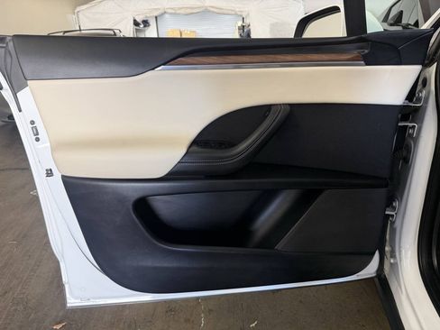 Used 2023 Tesla Model X AWD/4WD image 32