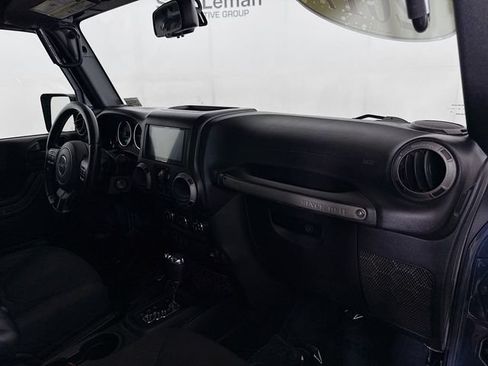 Used 2017 Jeep Wrangler Unlimited Sport w/ Quick Order Package 24S AWD/4WD image 24