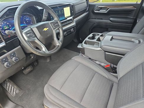 Used 2023 Chevrolet Silverado 1500 LT AWD/4WD image 16