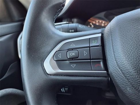 Used 2022 Jeep Compass Latitude image 11