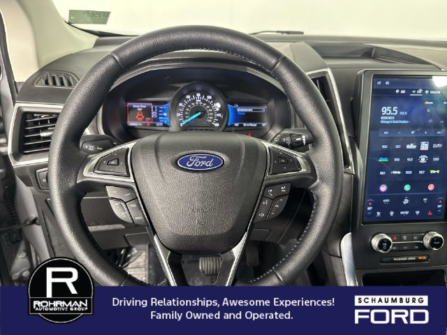 Used 2023 Ford Edge Titanium AWD/4WD image 11