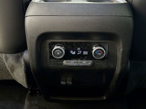 Used 2025 Buick Enclave Sport Touring FWD image 24