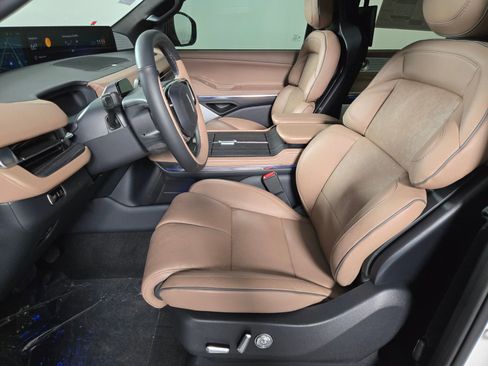 New 2026 Lincoln Navigator L Black Label AWD/4WD image 13
