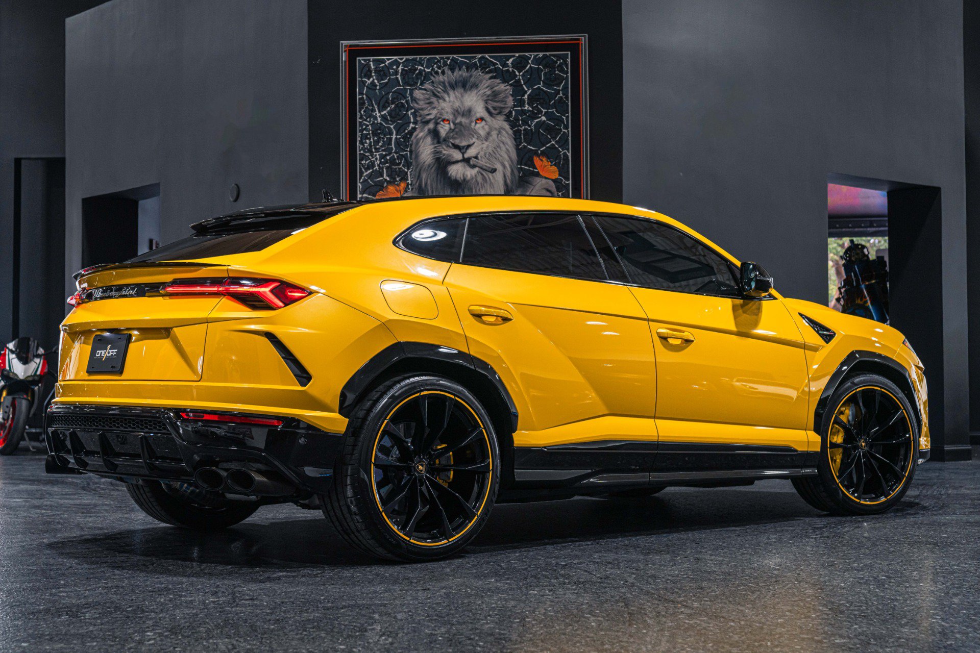 Used 2021 Lamborghini Urus AWD/4WD image 26