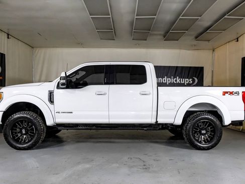 Used 2022 Ford F250 Lariat w/ Lariat Value Package image 12