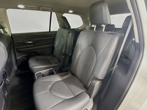 Used 2024 Toyota Grand Highlander Limited image 14