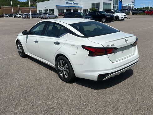 Used 2025 Nissan Altima 2.5 S FWD image 5