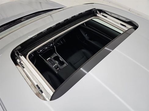 Used 2019 Honda Accord EX-L image 34