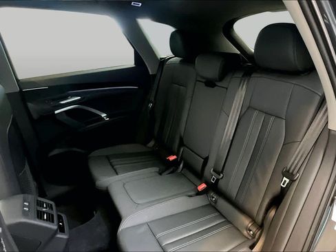 Certified 2025 Audi Q5 Premium w/ Convenience Package AWD/4WD image 21