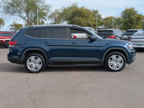 Used 2019 Volkswagen Atlas SE w/ Towing Package image 2
