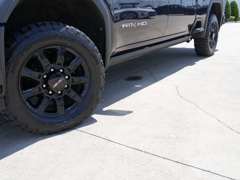 Used 2024 GMC Sierra 2500 AT4 w/ AT4 Premium Plus Package AWD/4WD image 8