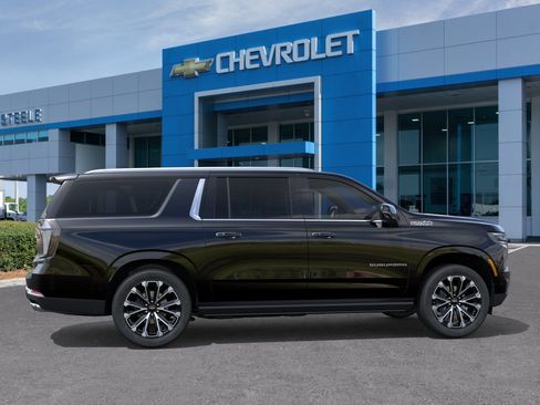 New 2026 Chevrolet Suburban High Country AWD/4WD image 5