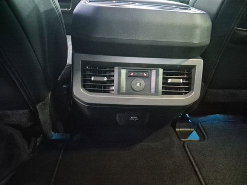 New 2026 Ford F250 Lariat w/ Black Appearance Package image 23