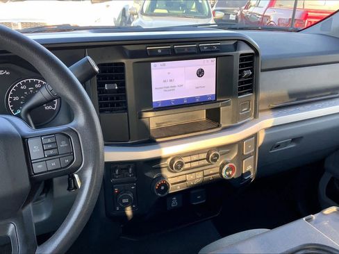 Used 2024 Ford F250 XLT w/ FX4 Off-Road Package image 12