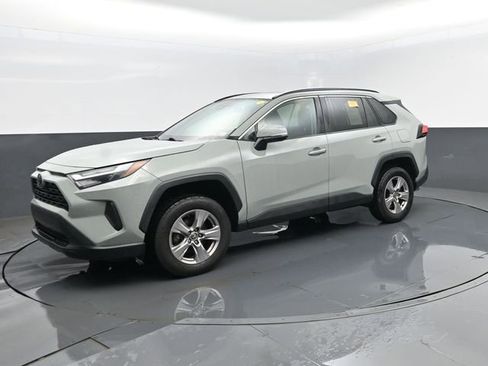 Used 2022 Toyota RAV4 XLE w/ Convenience Package AWD/4WD image 1