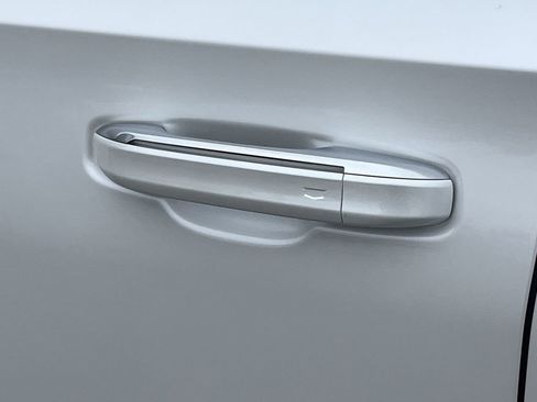 Used 2022 Cadillac Escalade ESV Premium Luxury Platinum w/ Heavy-Duty Trailer Package image 35