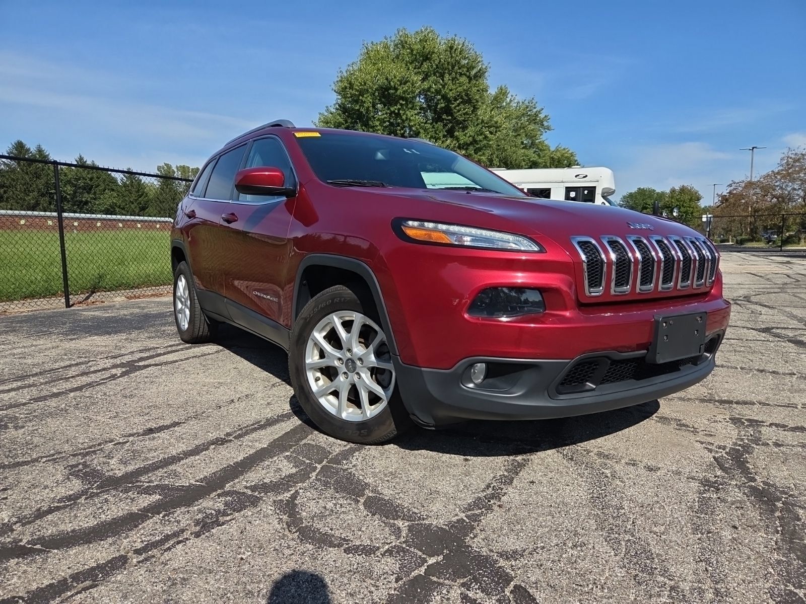 Used 2016 Jeep Cherokee Latitude FWD image 18