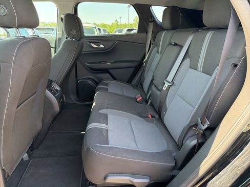 Used 2025 Chevrolet Blazer LT FWD image 9