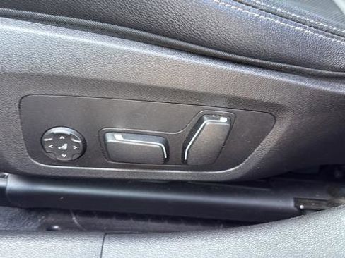 Used 2025 BMW 330i xDrive Sedan w/ Convenience Package image 13