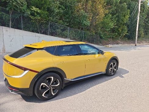 Used 2022 Kia EV6 GT-Line w/ First Edition Package AWD/4WD image 3