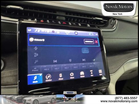 Used 2023 Jeep Grand Cherokee Overland AWD/4WD image 22